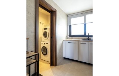 Resale - Apartment - Middle Floor Apartment - Marbella - Nueva Andalucia