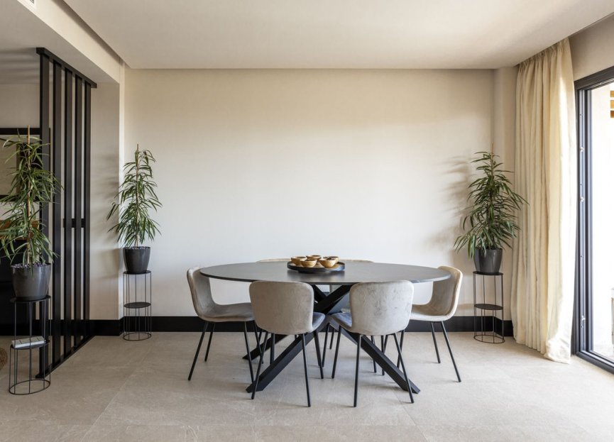 Resale - Apartment - Middle Floor Apartment - Marbella - Nueva Andalucia