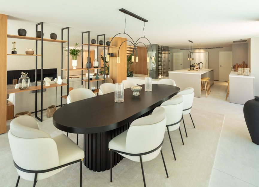 Resale - House - Detached Villa - Marbella - Nueva Andalucia