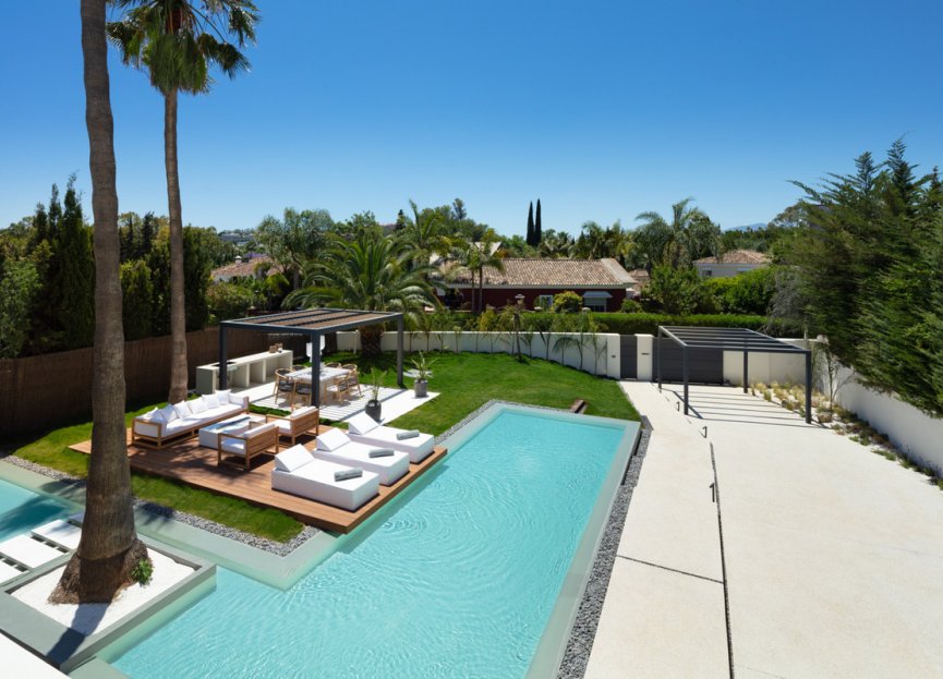 Resale - House - Detached Villa - Marbella - Nueva Andalucia