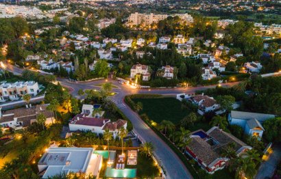 Resale - House - Detached Villa - Marbella - Nueva Andalucia