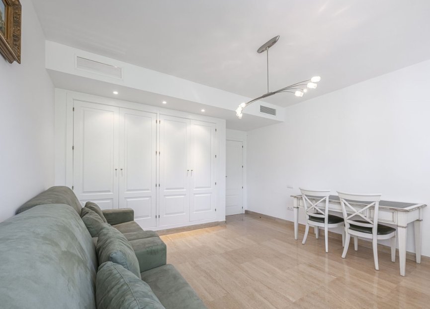 Resale - Apartment - Top Floor Apartment - Marbella - Río Real