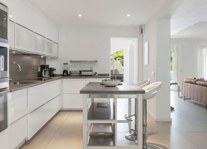 Reventa - House - Detached Villa - Marbella - Nueva Andalucia