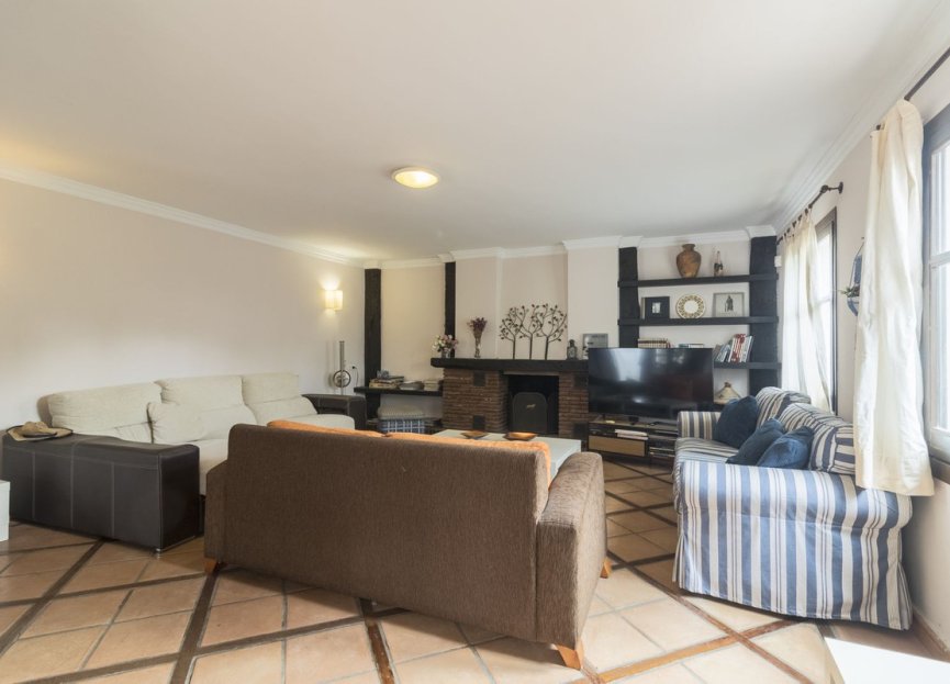 Resale - House - Detached Villa - Fuengirola - Fuengirola Centro