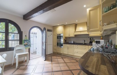 Resale - House - Detached Villa - Fuengirola - Fuengirola Centro