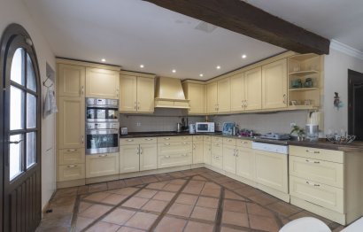 Resale - House - Detached Villa - Fuengirola - Fuengirola Centro