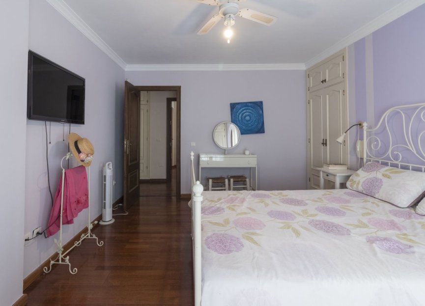 Resale - House - Detached Villa - Fuengirola - Fuengirola Centro