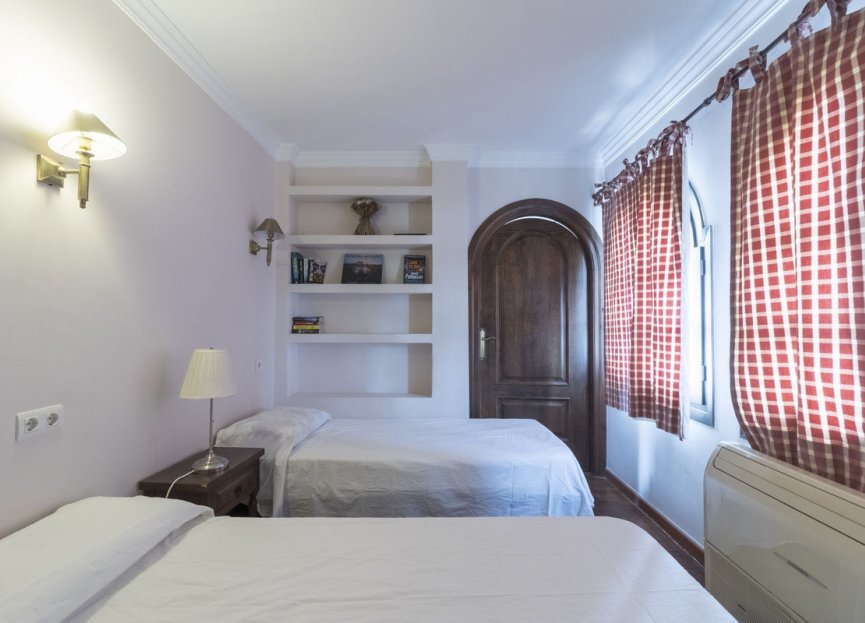 Resale - House - Detached Villa - Fuengirola - Fuengirola Centro