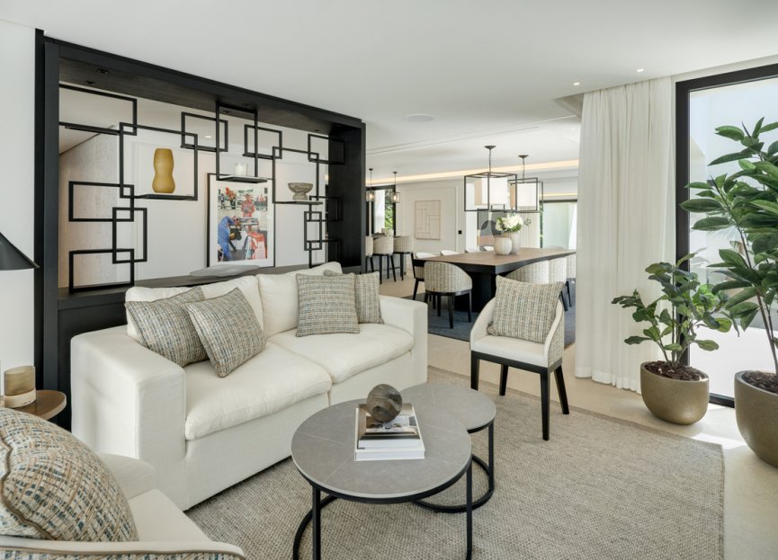 Resale - House - Detached Villa - Marbella - Nueva Andalucia