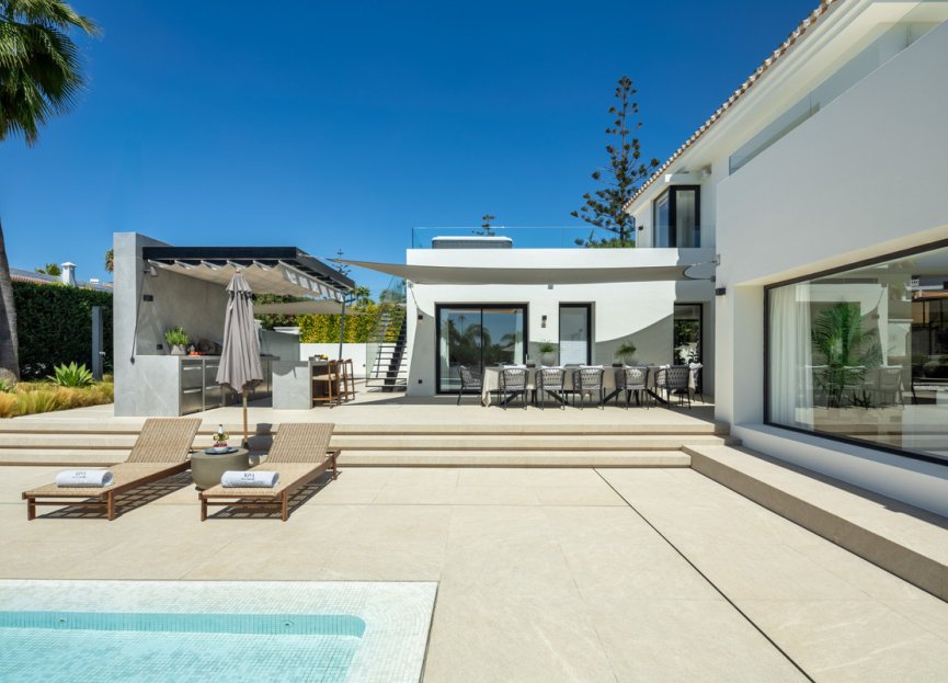 Resale - House - Detached Villa - Marbella - Nueva Andalucia