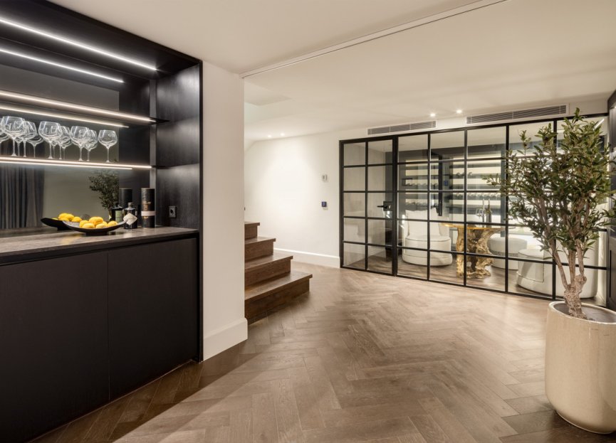 Resale - House - Detached Villa - Marbella - Nueva Andalucia