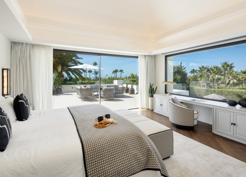 Resale - House - Detached Villa - Marbella - Nueva Andalucia