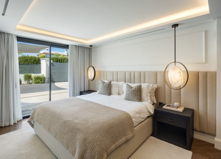 Resale - House - Detached Villa - Marbella - Nueva Andalucia