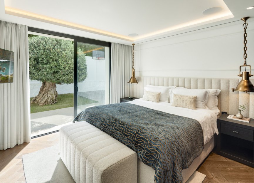 Resale - House - Detached Villa - Marbella - Nueva Andalucia