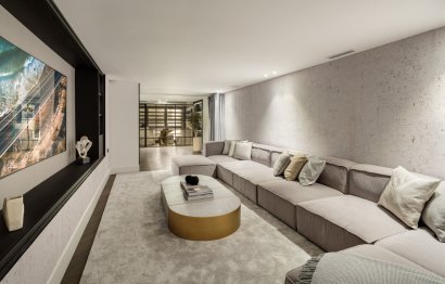 Resale - House - Detached Villa - Marbella - Nueva Andalucia