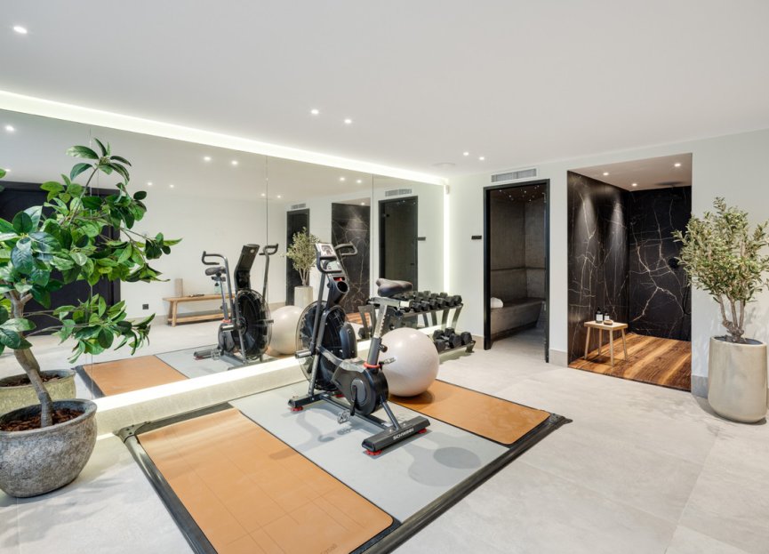 Resale - House - Detached Villa - Marbella - Nueva Andalucia