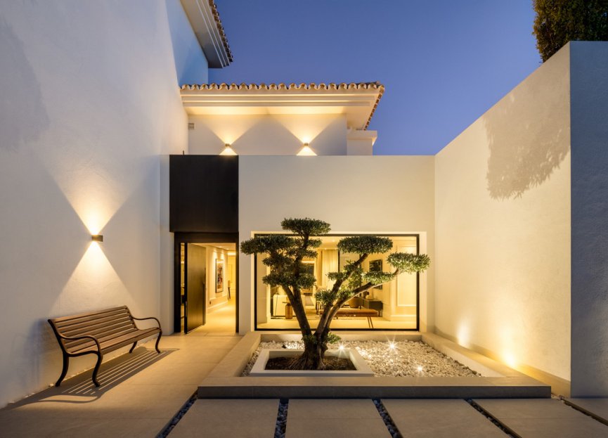 Resale - House - Detached Villa - Marbella - Nueva Andalucia