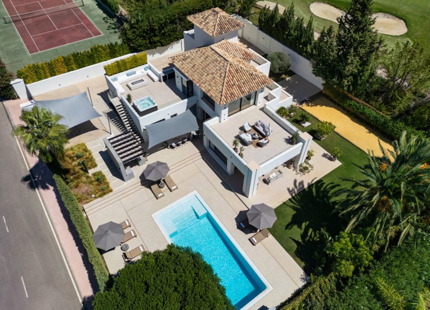 Resale - House - Detached Villa - Marbella - Nueva Andalucia