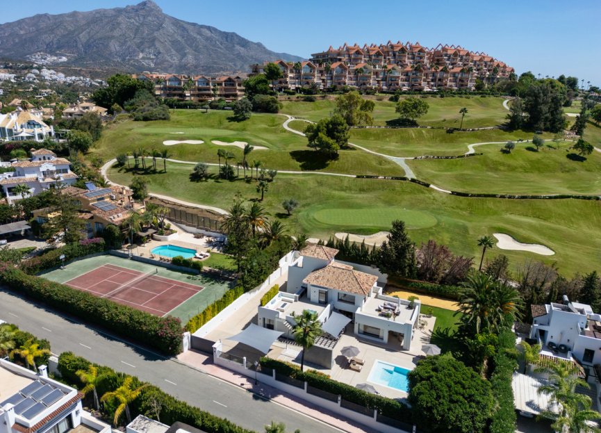 Resale - House - Detached Villa - Marbella - Nueva Andalucia