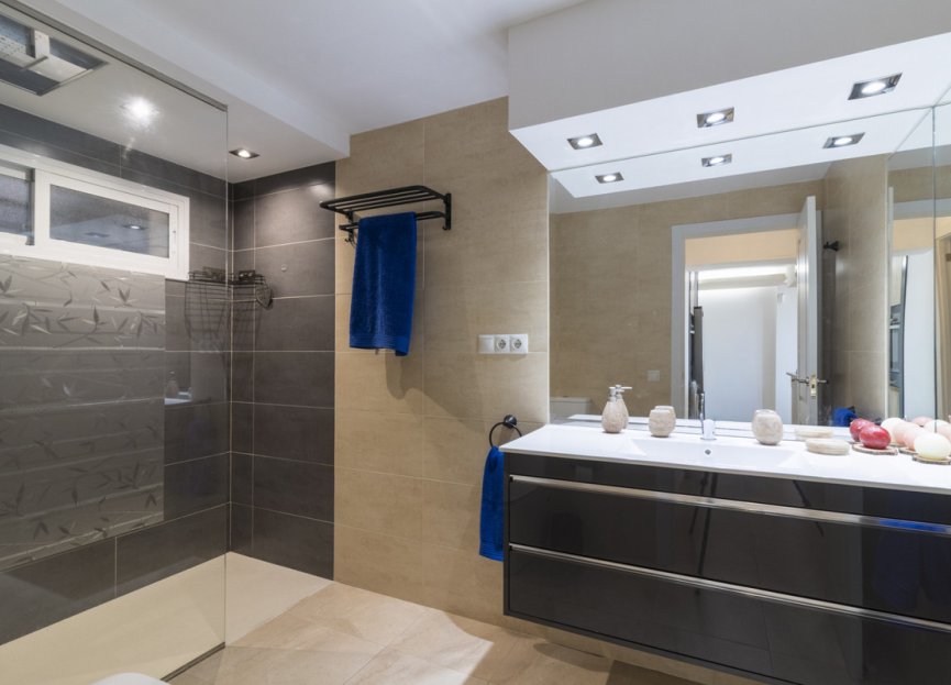 Resale - Apartment - Middle Floor Apartment - Benalmádena - Benalmadena Costa