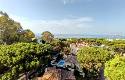 Resale - Apartment - Middle Floor Apartment - Marbella - Costabella