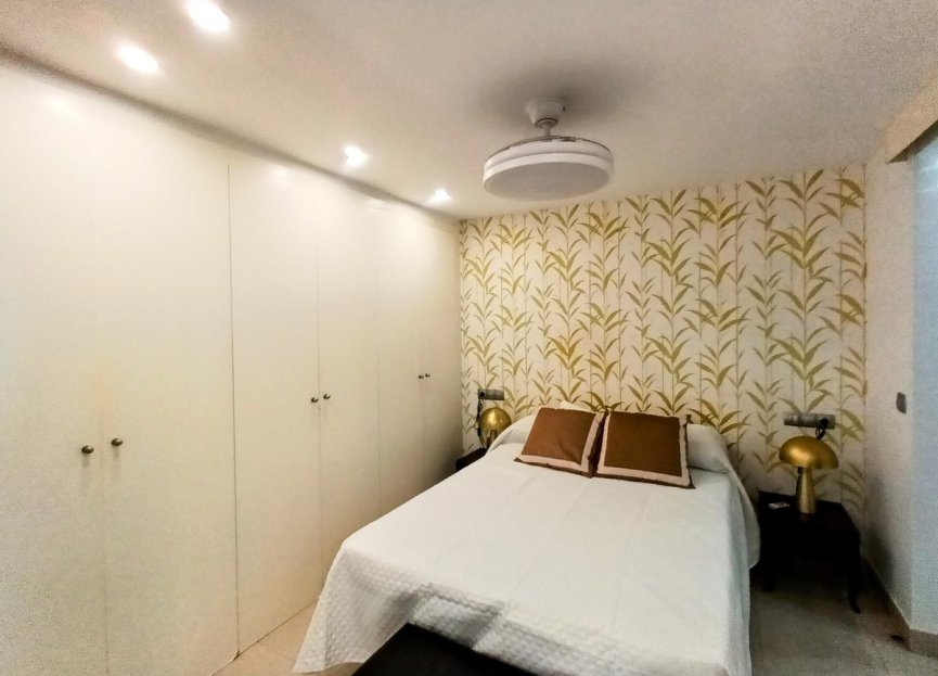 Resale - Apartment - Middle Floor Apartment - Marbella - Costabella