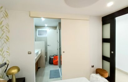 Resale - Apartment - Middle Floor Apartment - Marbella - Costabella