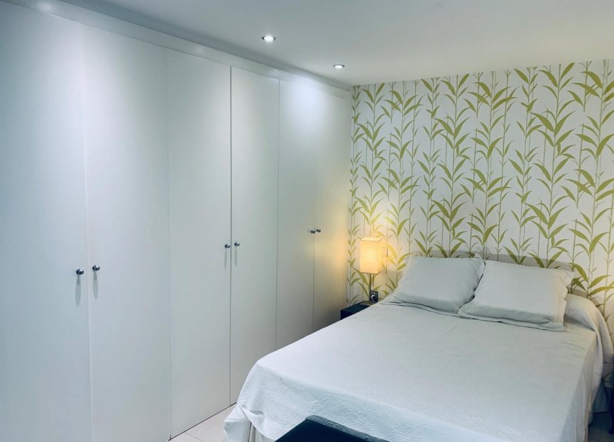 Resale - Apartment - Middle Floor Apartment - Marbella - Costabella