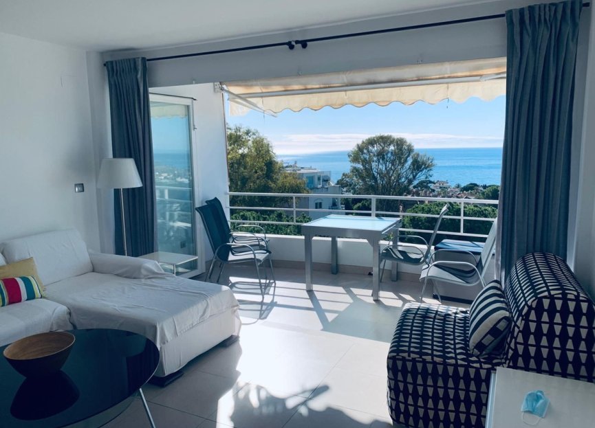 Resale - Apartment - Middle Floor Apartment - Marbella - Costabella