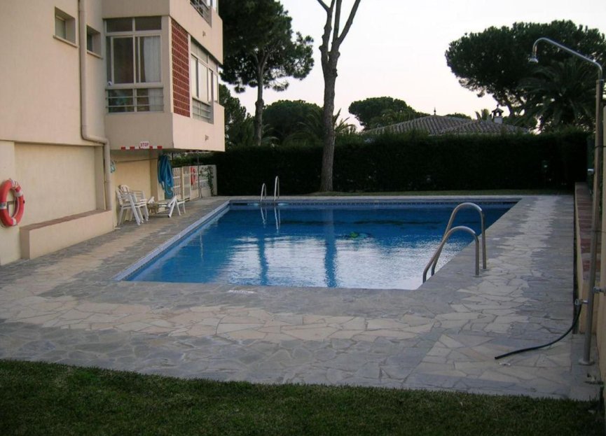 Resale - Apartment - Middle Floor Apartment - Marbella - Costabella