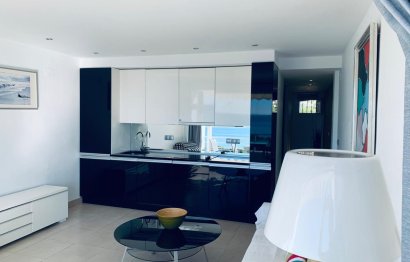 Resale - Apartment - Middle Floor Apartment - Marbella - Costabella