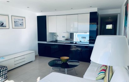 Resale - Apartment - Middle Floor Apartment - Marbella - Costabella