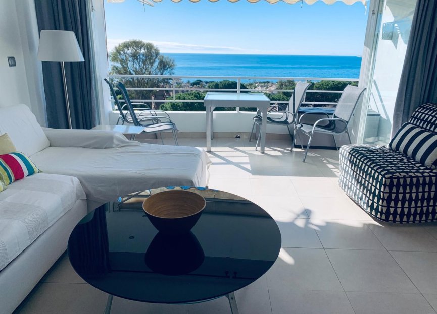 Resale - Apartment - Middle Floor Apartment - Marbella - Costabella