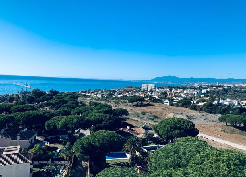 Resale - Apartment - Middle Floor Apartment - Marbella - Costabella