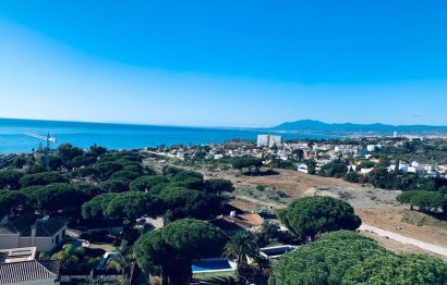 Resale - Apartment - Middle Floor Apartment - Marbella - Costabella
