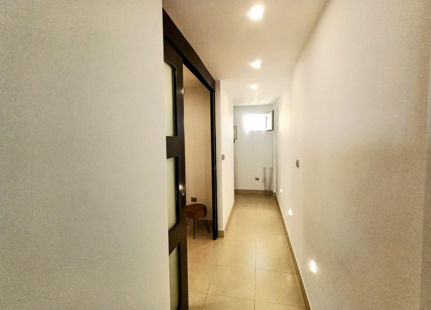 Resale - Apartment - Middle Floor Apartment - Marbella - Costabella