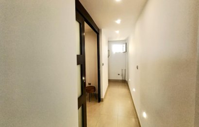 Resale - Apartment - Middle Floor Apartment - Marbella - Costabella