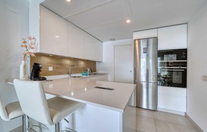 Resale - Apartment - Middle Floor Apartment - Marbella - Altos de los Monteros