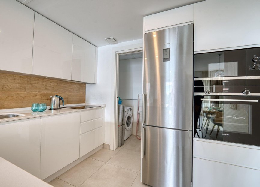 Resale - Apartment - Middle Floor Apartment - Marbella - Altos de los Monteros