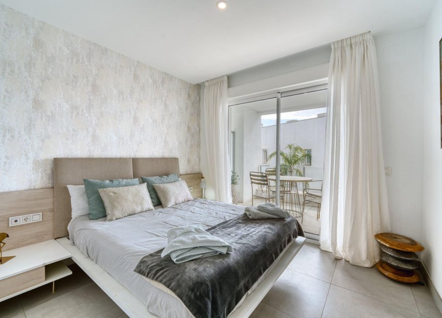 Resale - Apartment - Middle Floor Apartment - Marbella - Altos de los Monteros