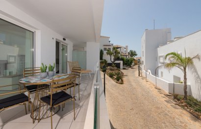Resale - Apartment - Middle Floor Apartment - Marbella - Altos de los Monteros
