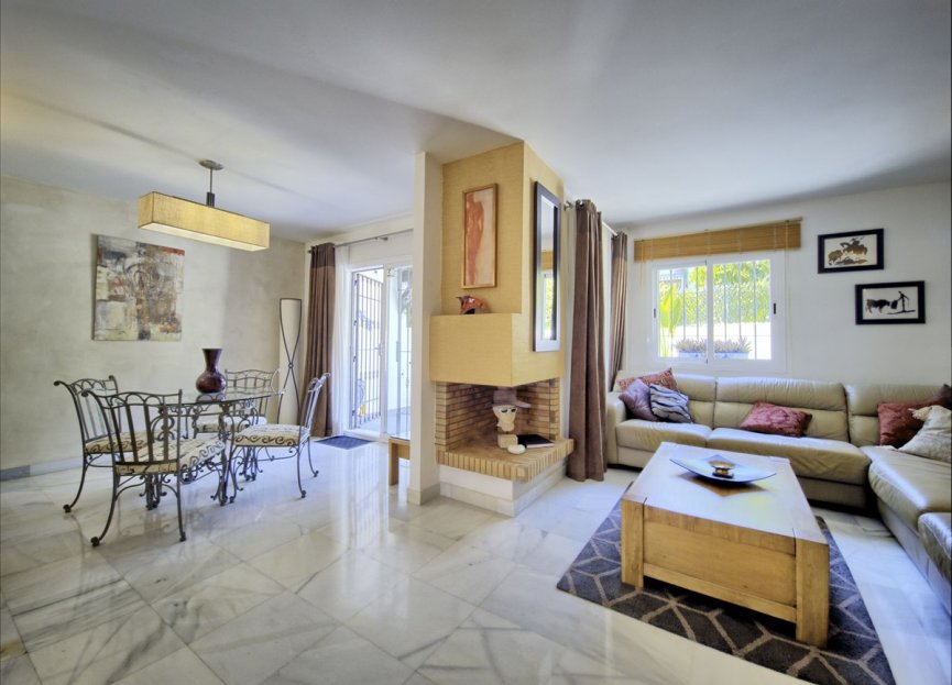 Resale - House - Townhouse - Marbella - Nueva Andalucia