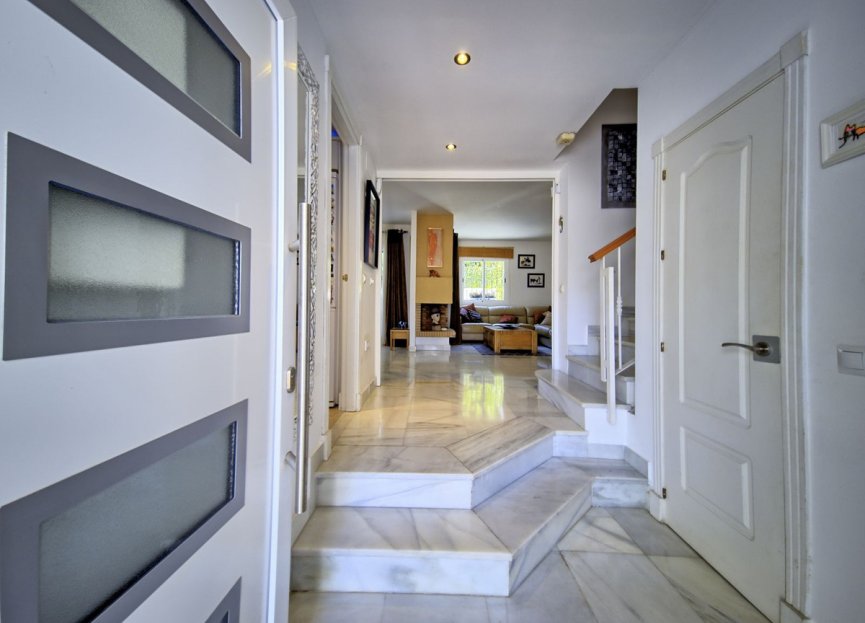 Resale - House - Townhouse - Marbella - Nueva Andalucia