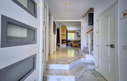Resale - House - Townhouse - Marbella - Nueva Andalucia