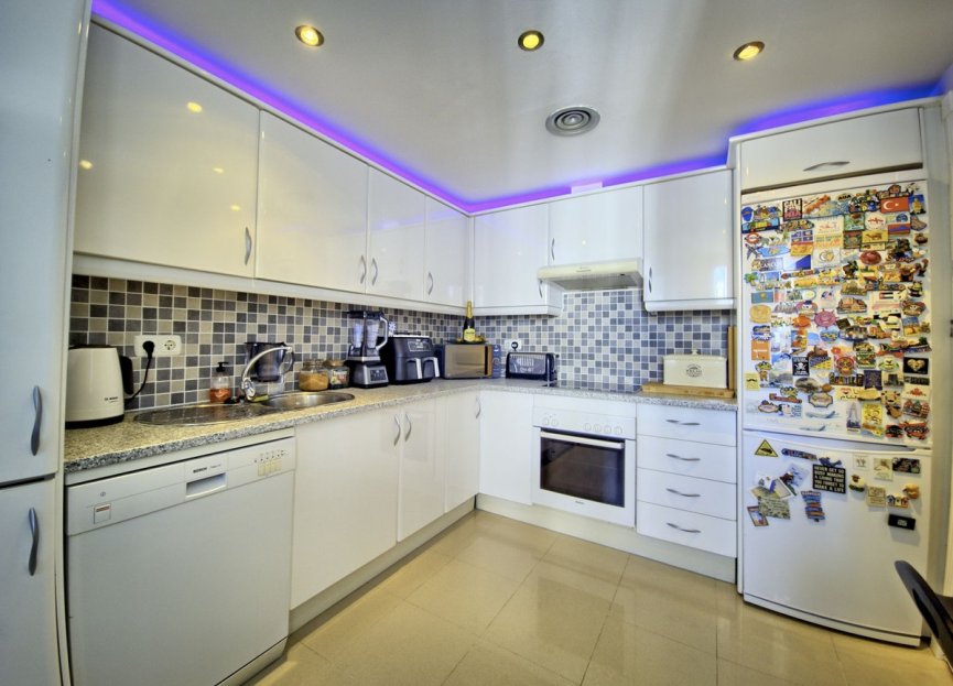 Resale - House - Townhouse - Marbella - Nueva Andalucia