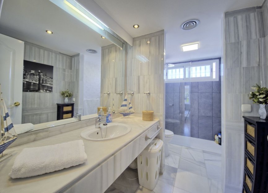 Resale - House - Townhouse - Marbella - Nueva Andalucia