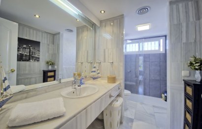 Resale - House - Townhouse - Marbella - Nueva Andalucia