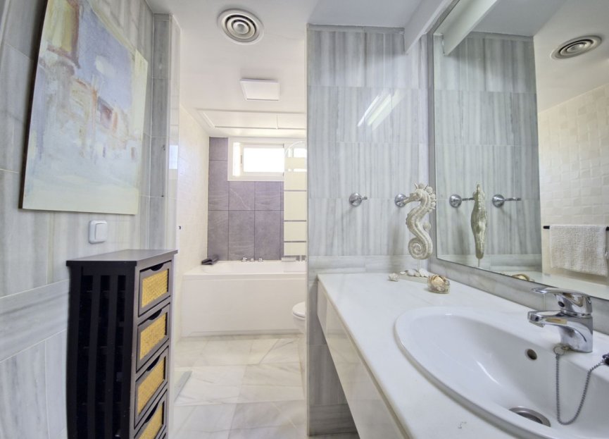 Resale - House - Townhouse - Marbella - Nueva Andalucia