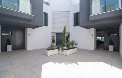 Resale - House - Townhouse - Estepona - Estepona Centro