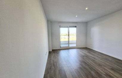 Resale - Apartment - Middle Floor Apartment - Marbella - La Campana